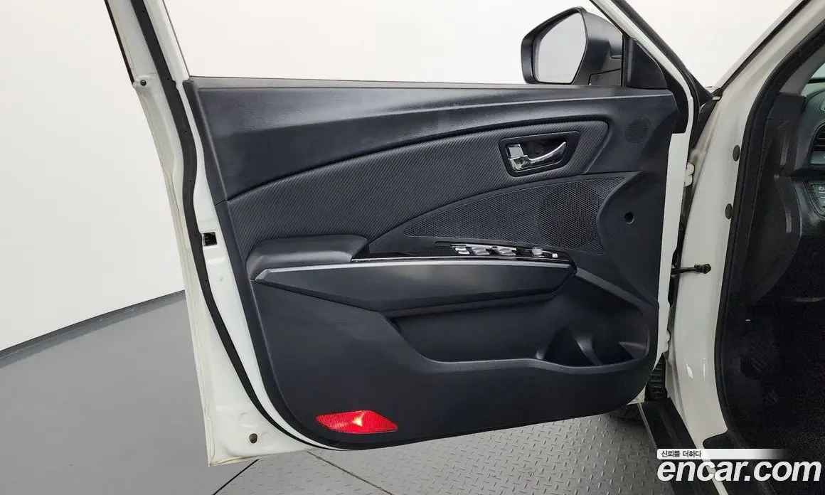 SsangYong TIBOLI 2016 1.6 автомат (гидро), фото 14 SsangYong TIBOLI 2016 1.6 автомат (гидро), фото 14
