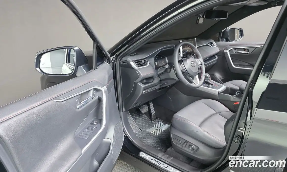 Toyota RAV4 2025 2.5 автомат (гидро), фото 18