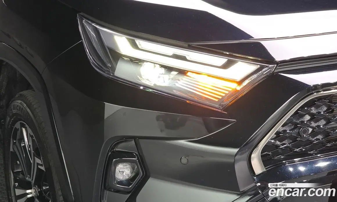 Toyota RAV4 2025 2.5 автомат (гидро), фото 8