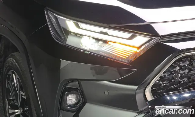 Toyota RAV4 2025 2.5 автомат (гидро), миниатюра 8
