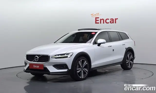 Volvo V60, 2020, 60 358 км Volvo V60, 2020, 60 358 км