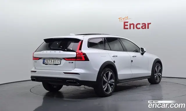 Volvo V60 2020 2.0 автомат (гидро), миниатюра 2 Volvo V60 2020 2.0 автомат (гидро), миниатюра 2