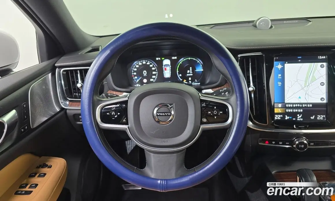 Volvo V60 2020 2.0 автомат (гидро), фото 12 Volvo V60 2020 2.0 автомат (гидро), фото 12