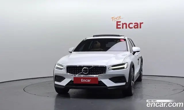 Volvo V60 2020 2.0 автомат (гидро), миниатюра 3 Volvo V60 2020 2.0 автомат (гидро), миниатюра 3