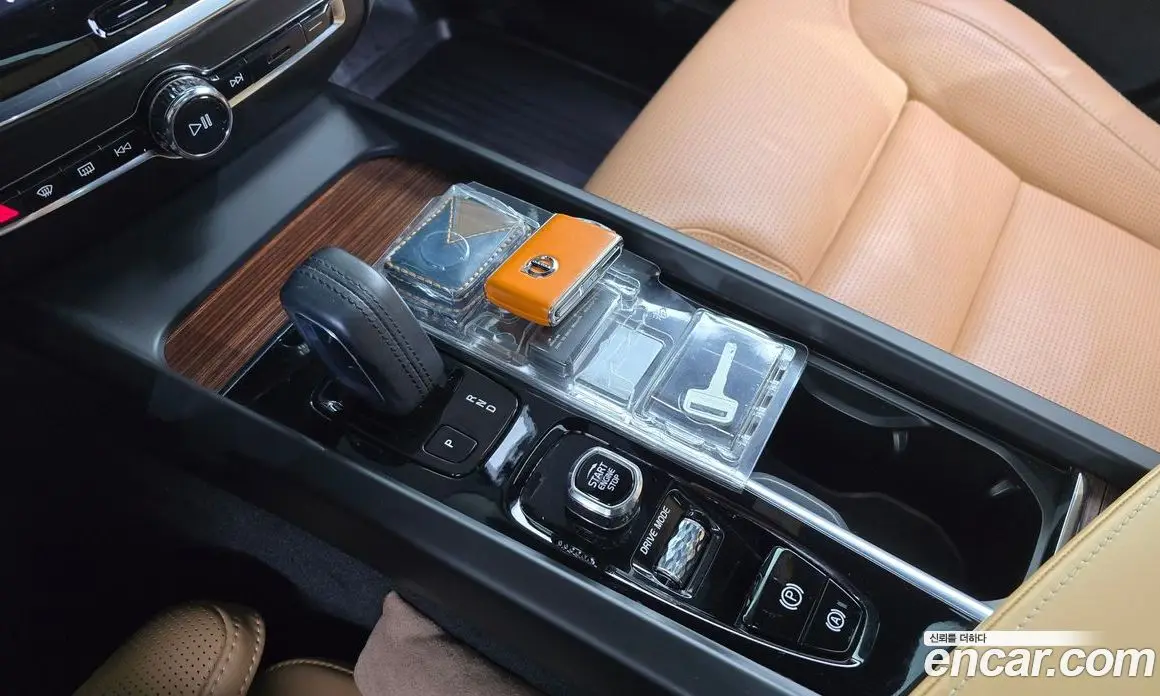 Volvo V60 2020 2.0 автомат (гидро), фото 9 Volvo V60 2020 2.0 автомат (гидро), фото 9