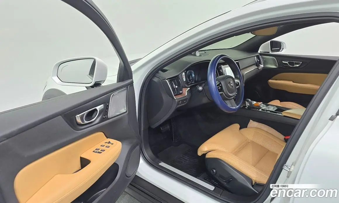 Volvo V60 2020 2.0 автомат (гидро), фото 10 Volvo V60 2020 2.0 автомат (гидро), фото 10
