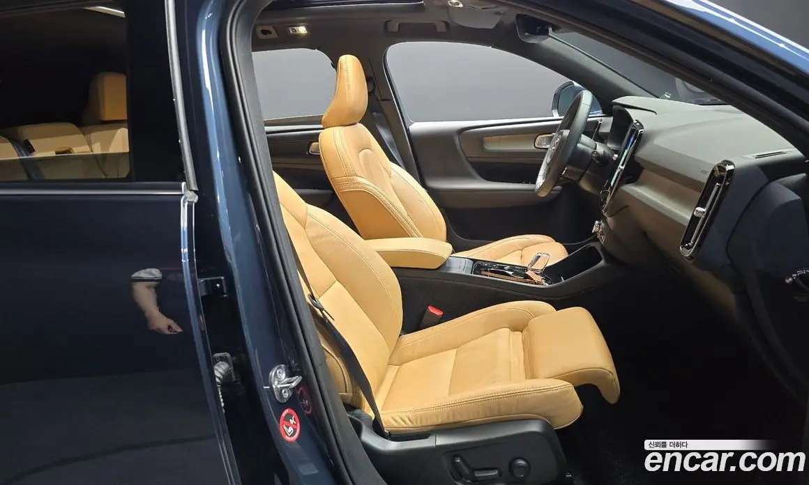 Volvo XC40 2022 2.0 автомат (гидро), фото 16 Volvo XC40 2022 2.0 автомат (гидро), фото 16