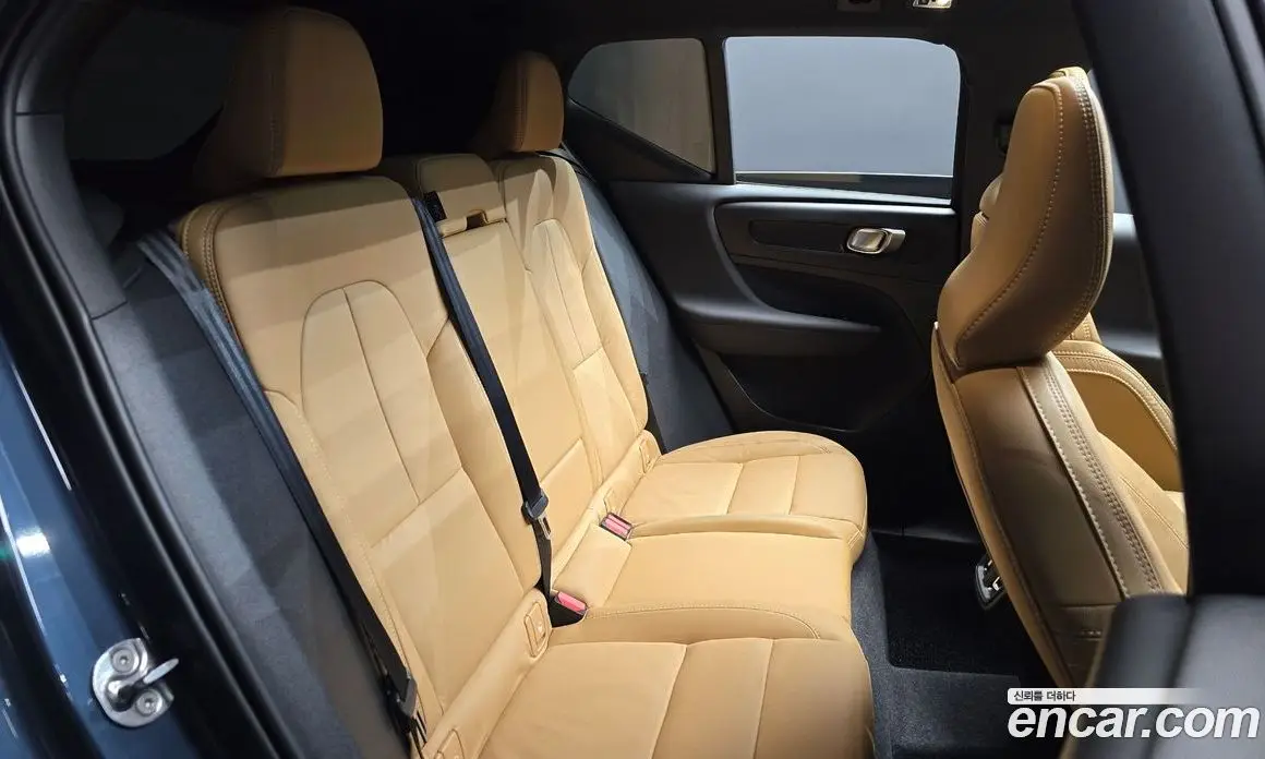 Volvo XC40 2022 2.0 автомат (гидро), фото 17 Volvo XC40 2022 2.0 автомат (гидро), фото 17