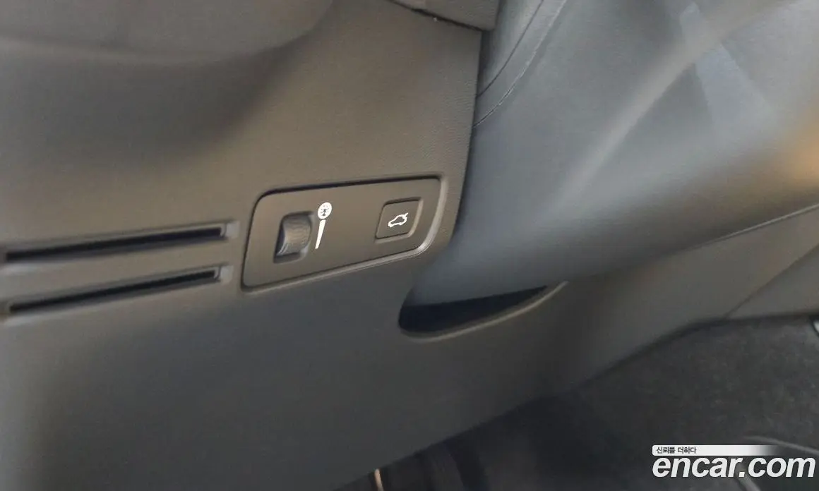 Volvo XC40 2022 2.0 автомат (гидро), фото 20 Volvo XC40 2022 2.0 автомат (гидро), фото 20