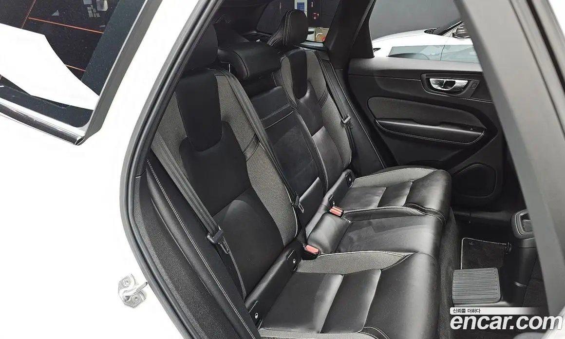 Volvo XC60 2021 2.0 автомат (гидро), фото 16 Volvo XC60 2021 2.0 автомат (гидро), фото 16