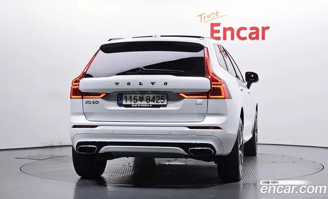 Volvo XC60 2021 2.0 автомат (гидро), миниатюра 3 Volvo XC60 2021 2.0 автомат (гидро), миниатюра 3