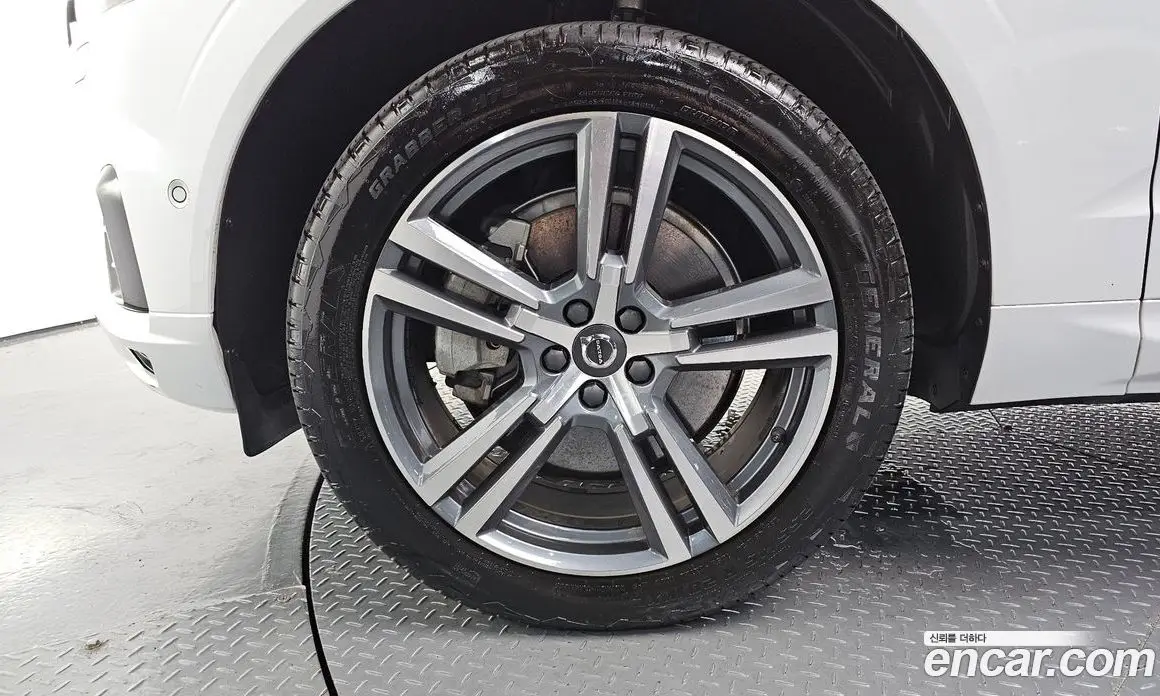 Volvo XC60 2021 2.0 автомат (гидро), фото 4 Volvo XC60 2021 2.0 автомат (гидро), фото 4
