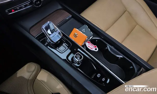 Volvo XC60 2023 2.0 автомат (гидро), миниатюра 12