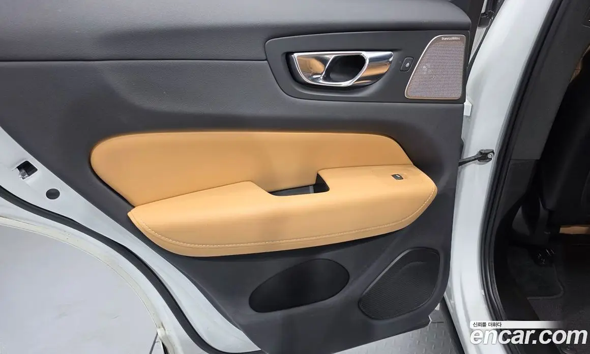 Volvo XC60 2023 2.0 автомат (гидро), фото 15 Volvo XC60 2023 2.0 автомат (гидро), фото 15