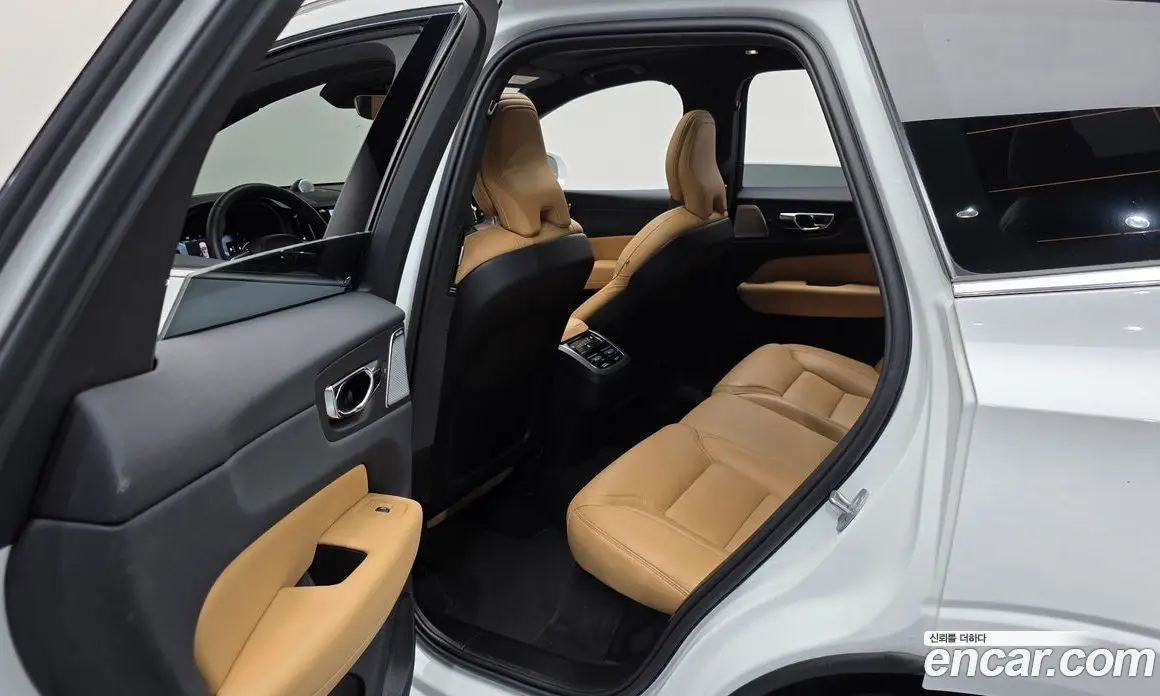 Volvo XC60 2023 2.0 автомат (гидро), фото 17 Volvo XC60 2023 2.0 автомат (гидро), фото 17