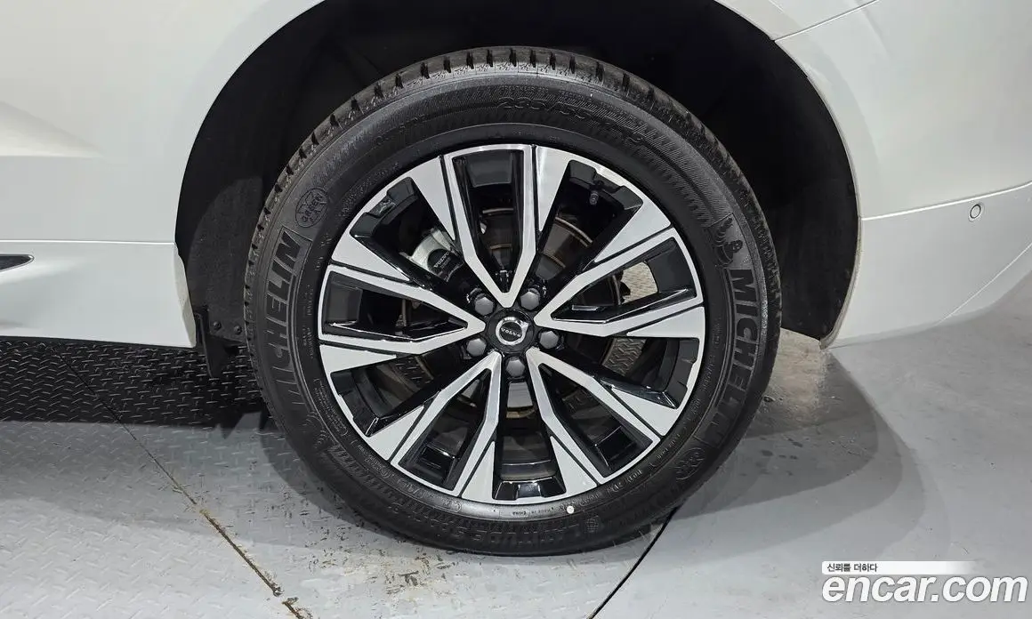 Volvo XC60 2023 2.0 автомат (гидро), фото 7 Volvo XC60 2023 2.0 автомат (гидро), фото 7