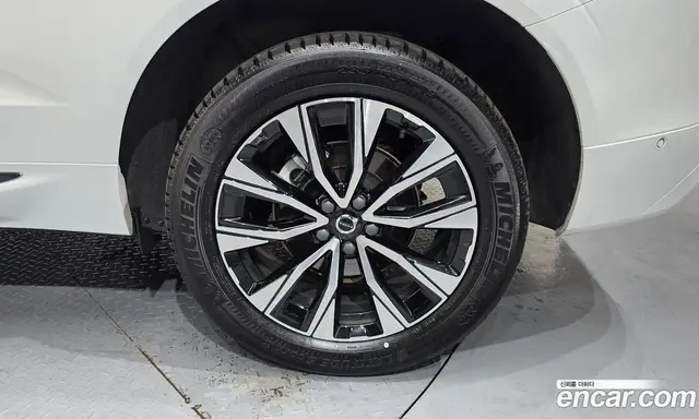 Volvo XC60 2023 2.0 автомат (гидро), миниатюра 7 Volvo XC60 2023 2.0 автомат (гидро), миниатюра 7