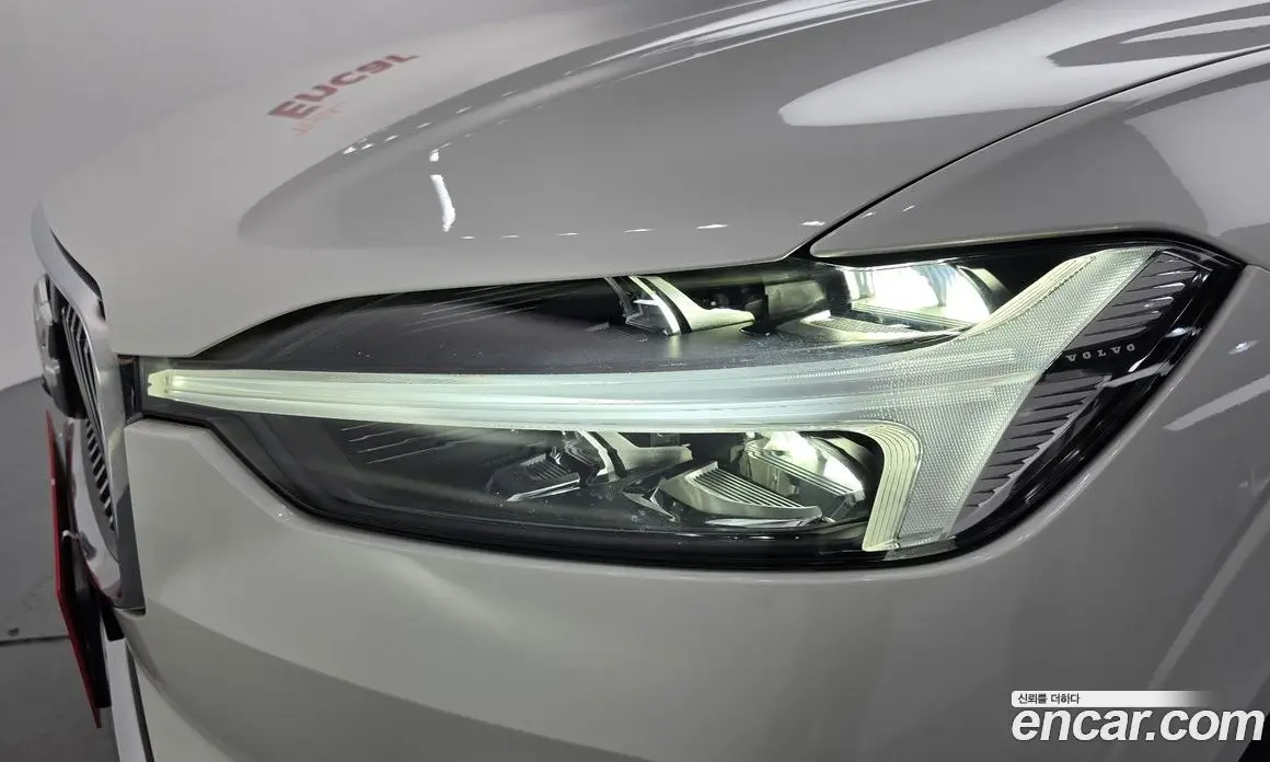Volvo XC60 2023 2.0 автомат (гидро), фото 8 Volvo XC60 2023 2.0 автомат (гидро), фото 8