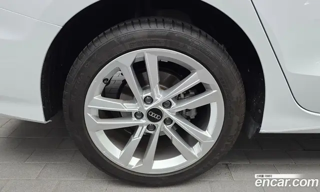 Audi A3 2022 2.0 автомат (гидро), миниатюра 5