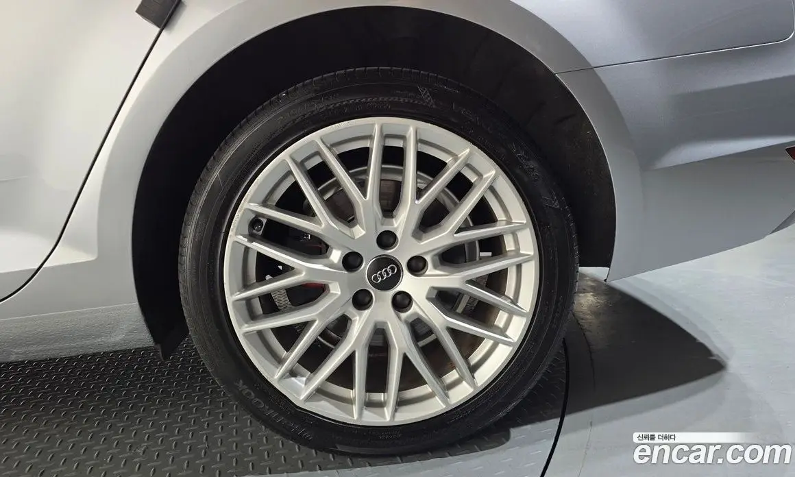 Audi A4 2018 2.0 автомат (гидро), фото 7 Audi A4 2018 2.0 автомат (гидро), фото 7