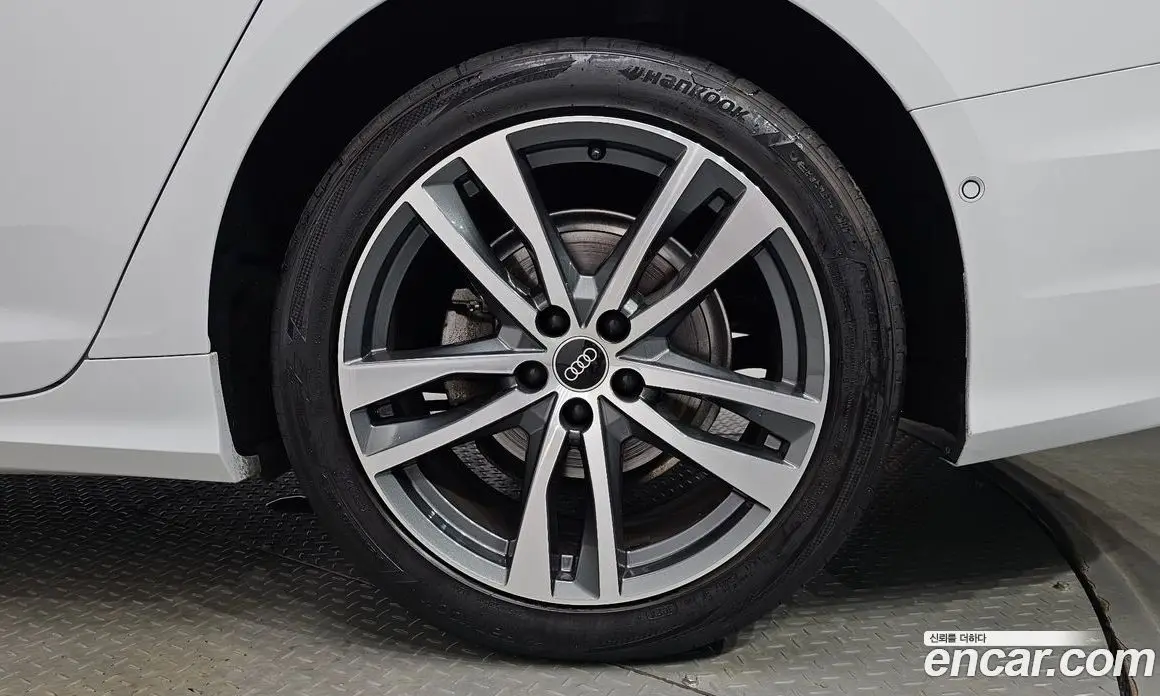 Audi A6 2021 2.0 автомат (гидро), фото 6