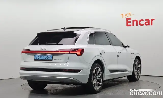 Audi e-tron 2021 0.2 автомат (гидро), миниатюра 2
