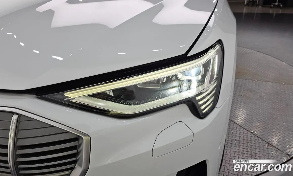 Audi e-tron 2021 0.2 автомат (гидро), фото 8