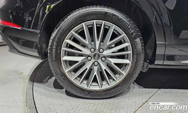 Audi Q3 2023 2.0 автомат (гидро), миниатюра 5