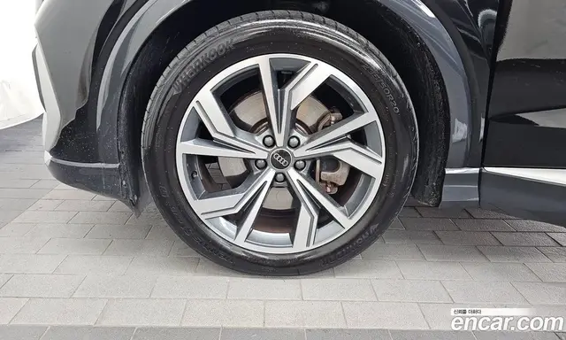 Audi Q4 e-tron 2023 0.2 автомат (гидро), миниатюра 5