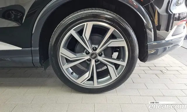 Audi Q4 e-tron 2023 0.2 автомат (гидро), миниатюра 7