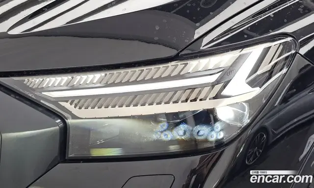 Audi Q4 e-tron 2023 0.2 автомат (гидро), миниатюра 8