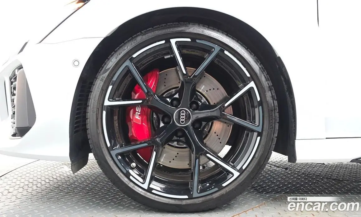 Audi RS3 2024 2.5 автомат (гидро), фото 5