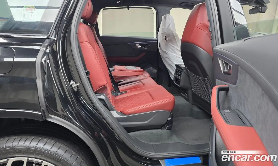 Audi SQ7 2026 4.0 автомат (гидро), фото 17