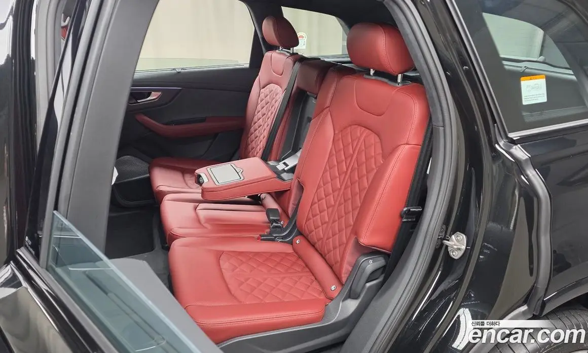 Audi SQ7 2026 4.0 автомат (гидро), фото 18