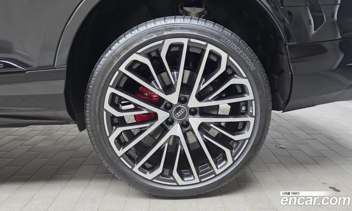 Audi SQ7 2026 4.0 автомат (гидро), фото 7