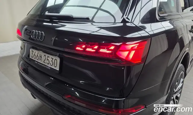 Audi SQ7 2026 4.0 автомат (гидро), миниатюра 9