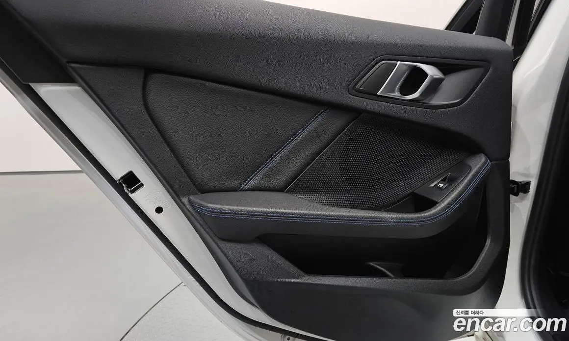BMW 1 серия 2023 2.0 автомат (гидро), фото 15 BMW 1 серия 2023 2.0 автомат (гидро), фото 15