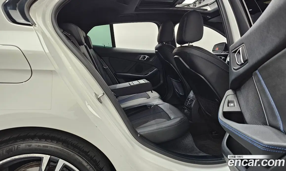BMW 1 серия 2023 2.0 автомат (гидро), фото 17 BMW 1 серия 2023 2.0 автомат (гидро), фото 17