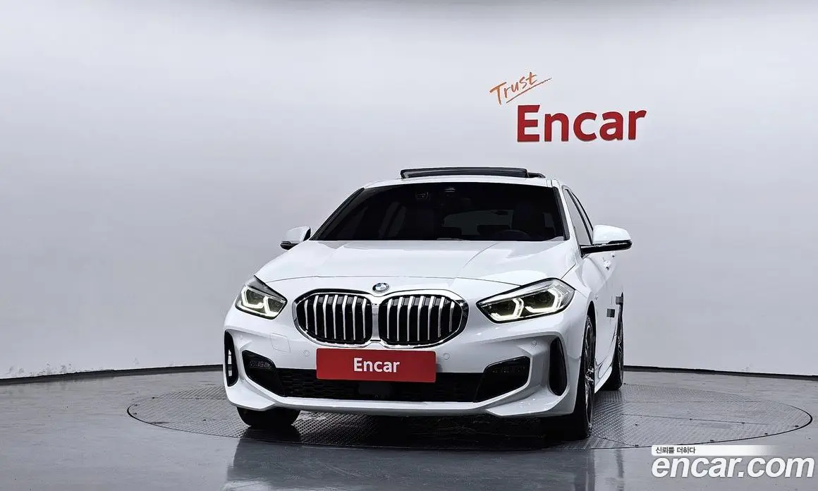 BMW 1 серия 2023 2.0 автомат (гидро), фото 3 BMW 1 серия 2023 2.0 автомат (гидро), фото 3