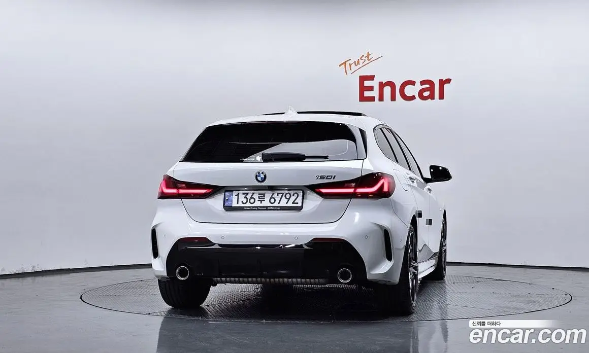 BMW 1 серия 2023 2.0 автомат (гидро), фото 4 BMW 1 серия 2023 2.0 автомат (гидро), фото 4