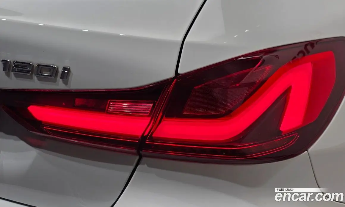 BMW 1 серия 2023 2.0 автомат (гидро), фото 9 BMW 1 серия 2023 2.0 автомат (гидро), фото 9