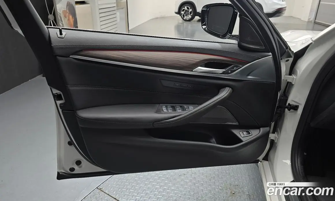 BMW 5 серия 2023 2.0 автомат (гидро), фото 14