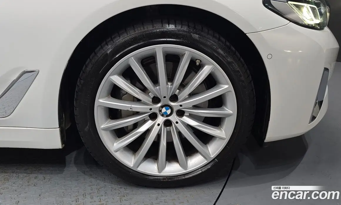 BMW 5 серия 2023 2.0 автомат (гидро), фото 7