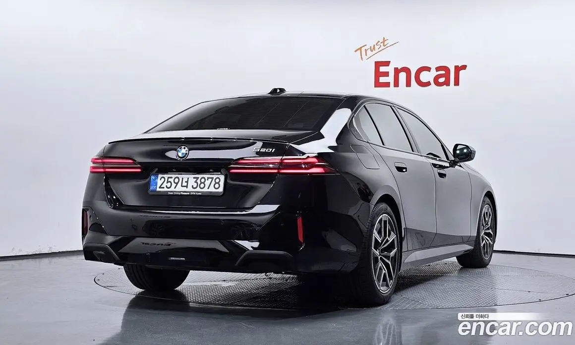BMW 5 серия 2025 2.0 автомат (гидро), фото 2 BMW 5 серия 2025 2.0 автомат (гидро), фото 2