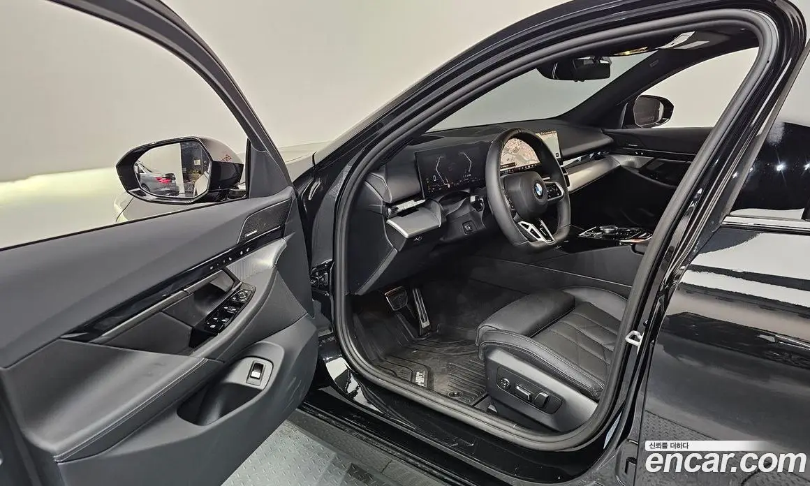 BMW 5 серия 2025 2.0 автомат (гидро), фото 13 BMW 5 серия 2025 2.0 автомат (гидро), фото 13