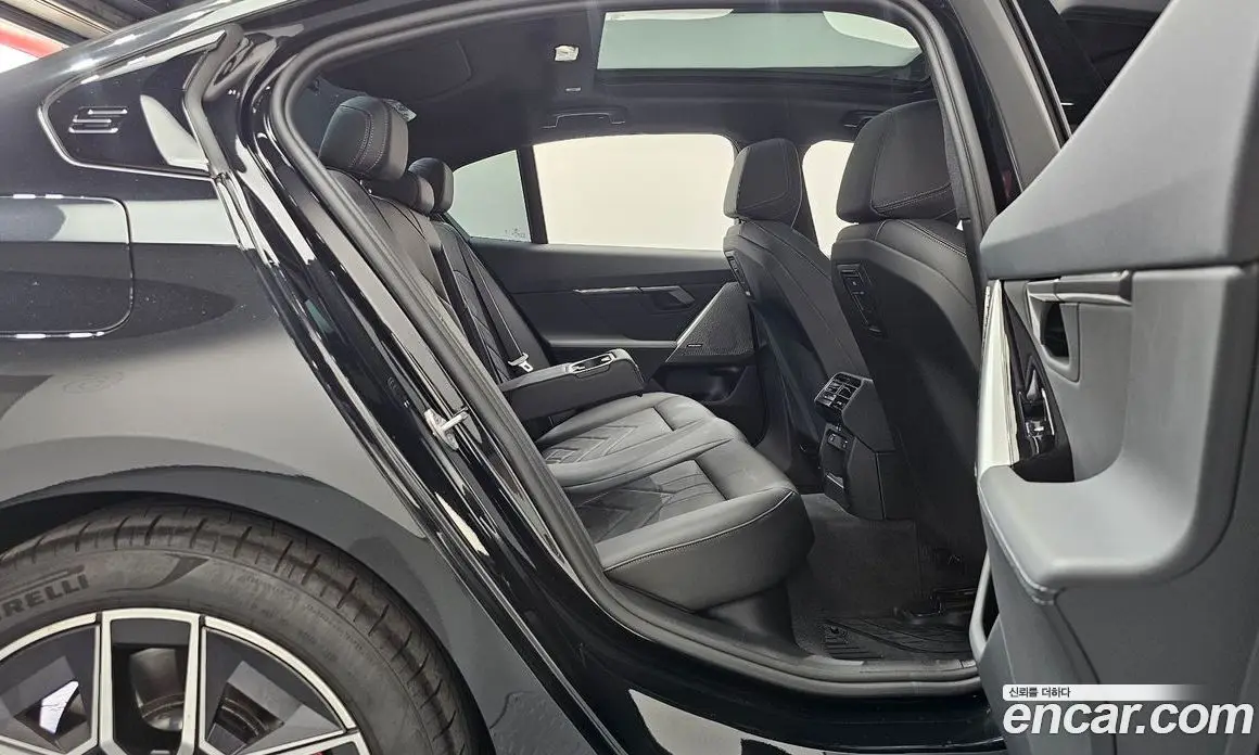 BMW 5 серия 2025 2.0 автомат (гидро), фото 17 BMW 5 серия 2025 2.0 автомат (гидро), фото 17