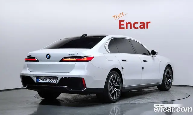 BMW 7 серия, 2025, 11 465 км
