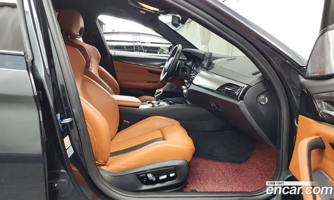 BMW M5 2018 4.4 автомат (гидро), фото 17 BMW M5 2018 4.4 автомат (гидро), фото 17