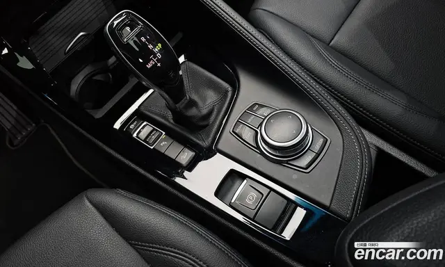 BMW X1 2022 2.0 автомат (гидро), миниатюра 11