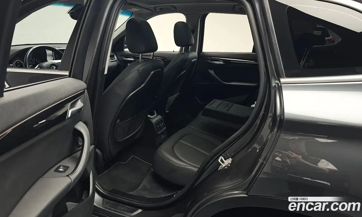 BMW X1 2022 2.0 автомат (гидро), фото 16